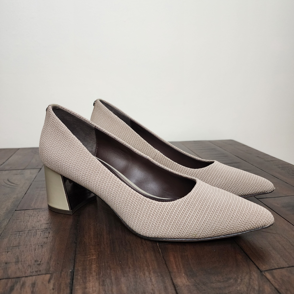 Donald Pliner Suzette Taupe Classic Pointed Toe Block Heel Pumps Sz8.5 Office